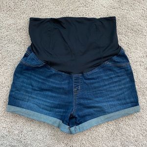 Maternity shorts